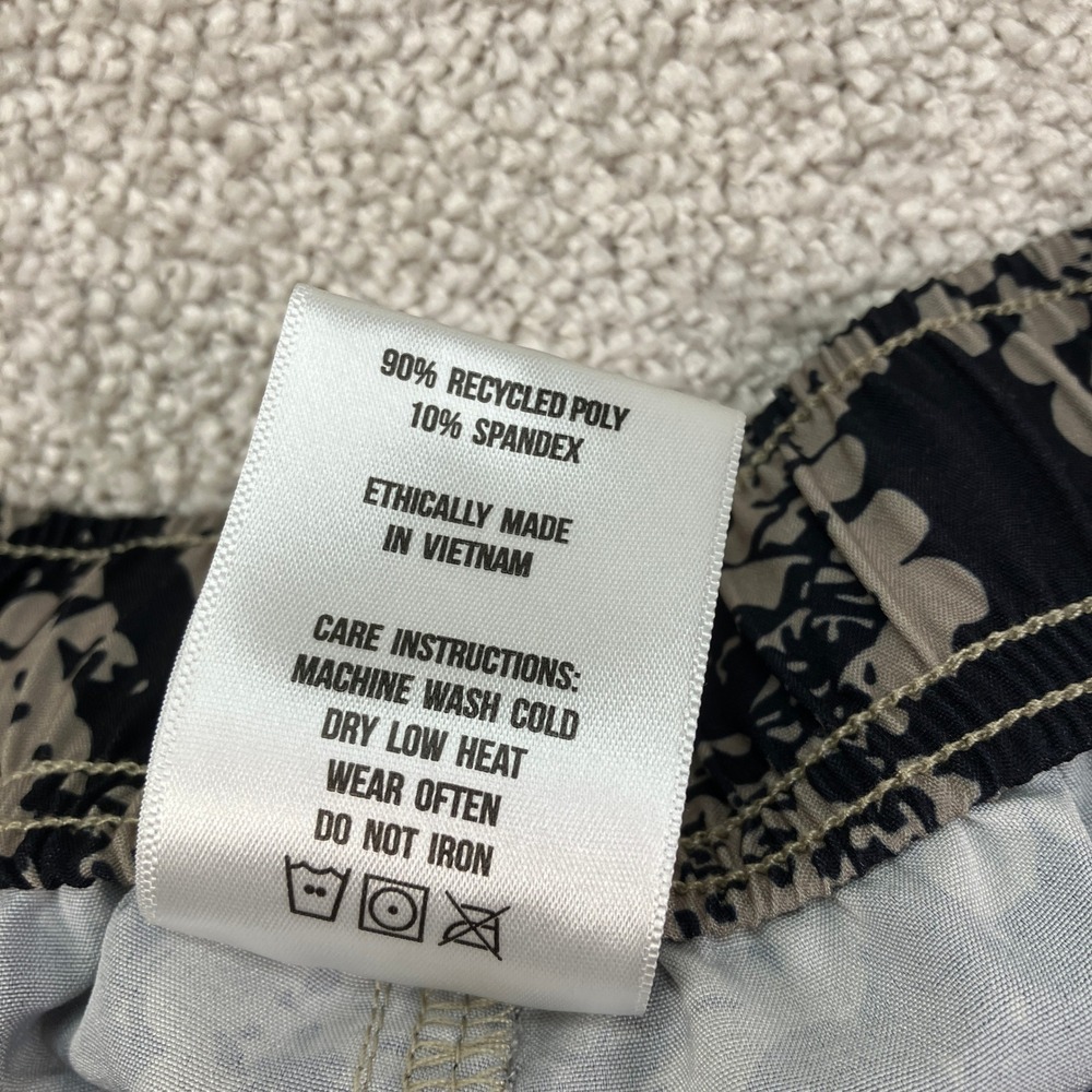 Cove Mens 36 Hybrid Performance Beige Black Snakeskin Print 5in Inseam - Picture 7 of 7